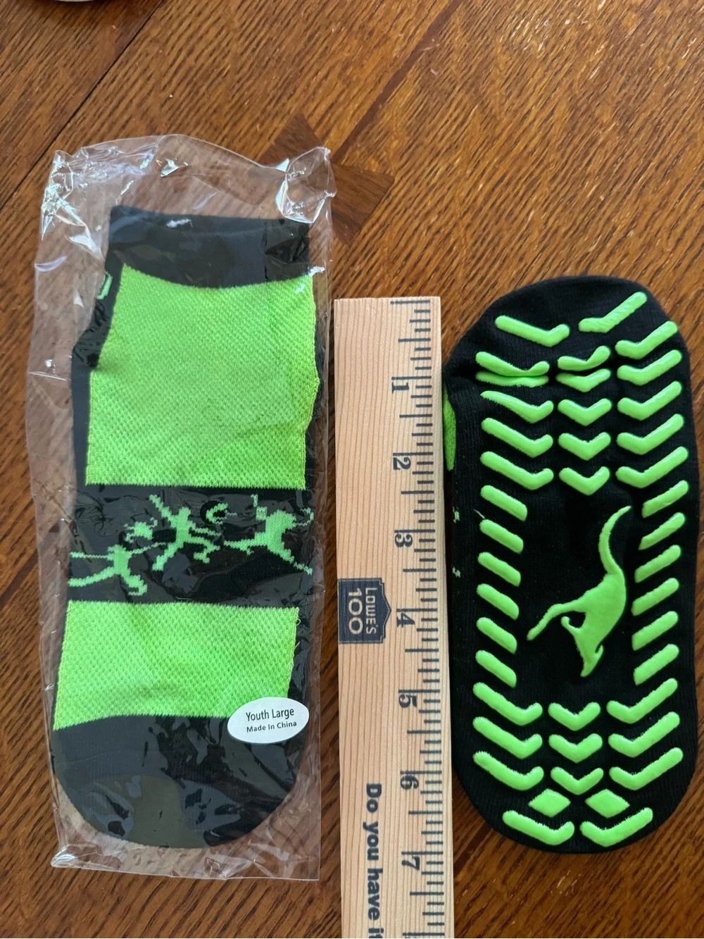Set of 3 Trampoline no-slip grip socks Small Large toddler youth adult NWT